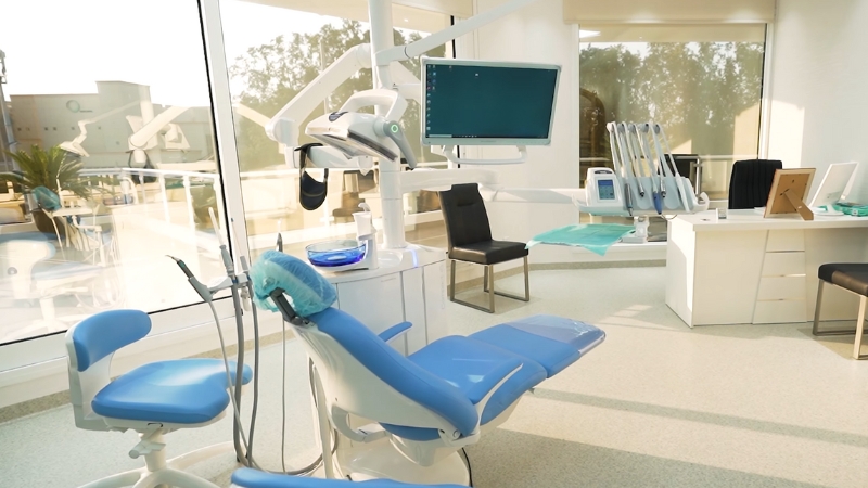 Modern Dental Clinic in Dubai with Advanced Equipment