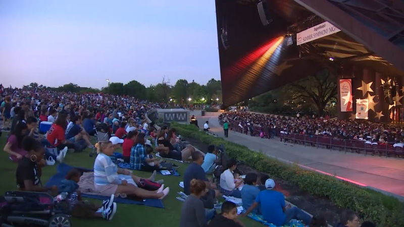 Crowds Gather on The Lawn and In Seats at Houston's Miller Outdoor Theatre