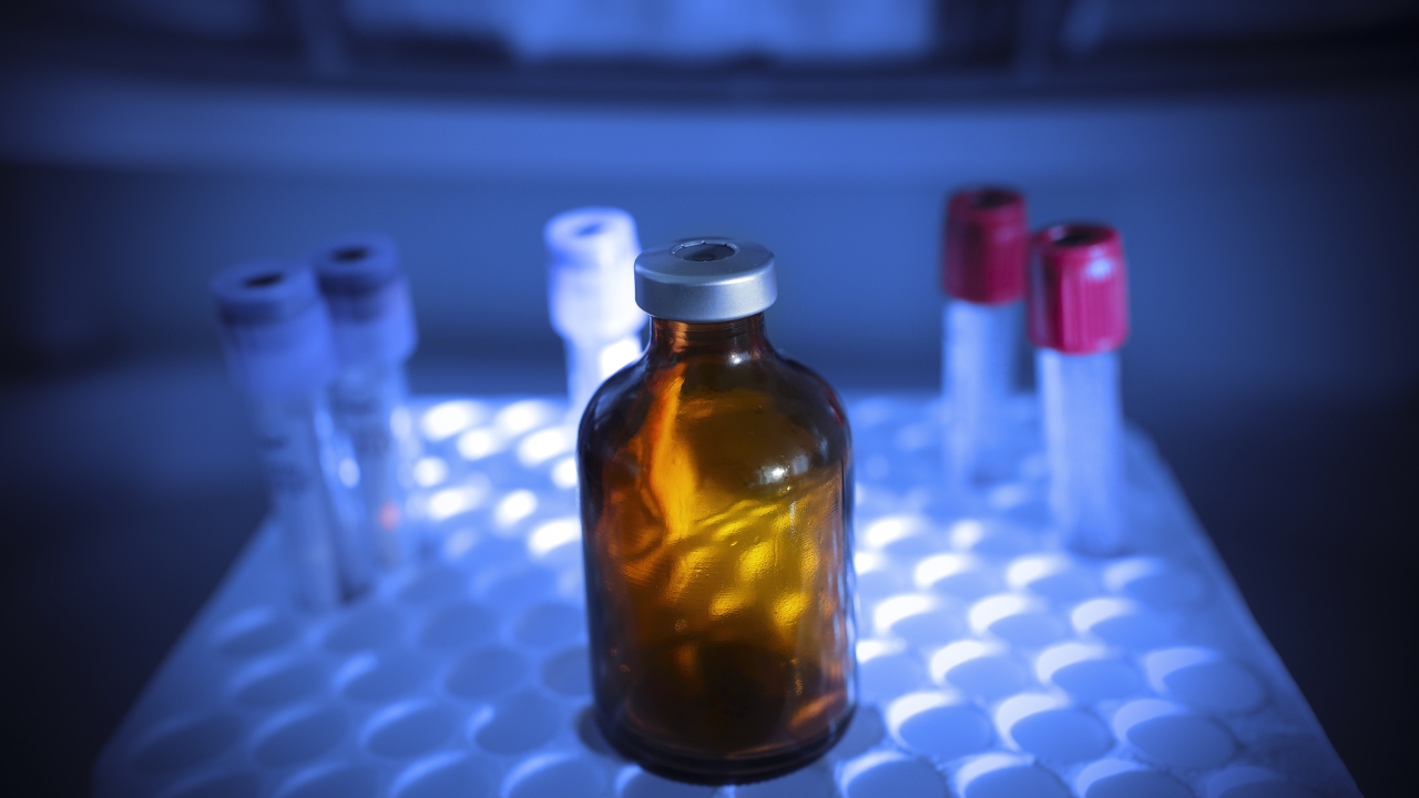 Radiopharmaceutical dose vial prepared for personalized cancer treatment planning