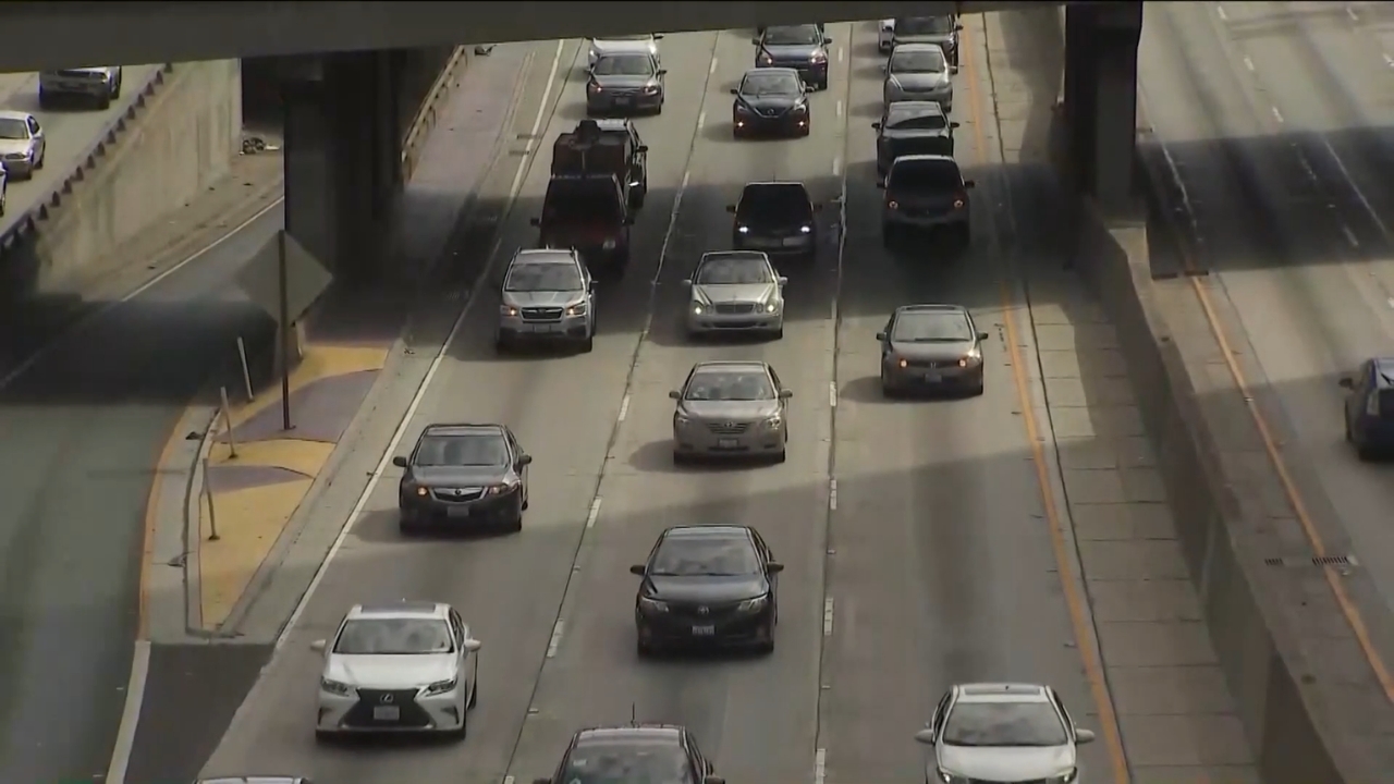 Heavy traffic fills several lanes on a busy U.S. highway