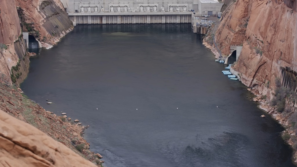 Low water level near a Colorado River dam